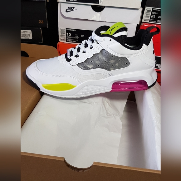 AIR JORDAN MAX 200 WHITE/FUCHSIA MEN'S US SIZE 9.5 BRAND NEW IN BOX - Picture 11 of 16